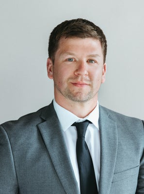 Portrait of Noah Loveless, Realtor